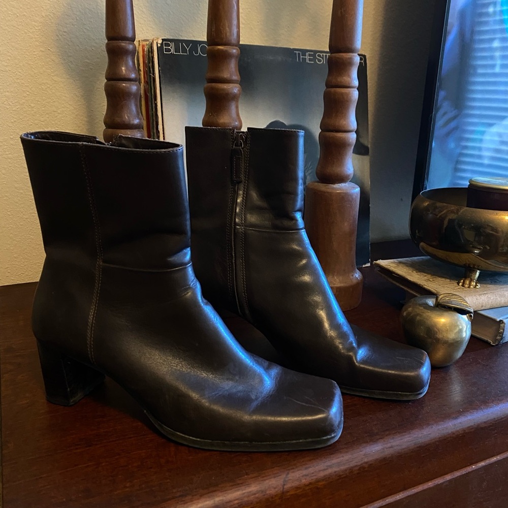 Vintage Antonio Melani black leather 90s boots